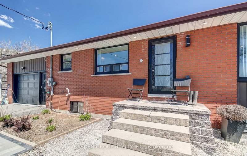 545 Wist Rd, King, L7B 0E9 | Image 3