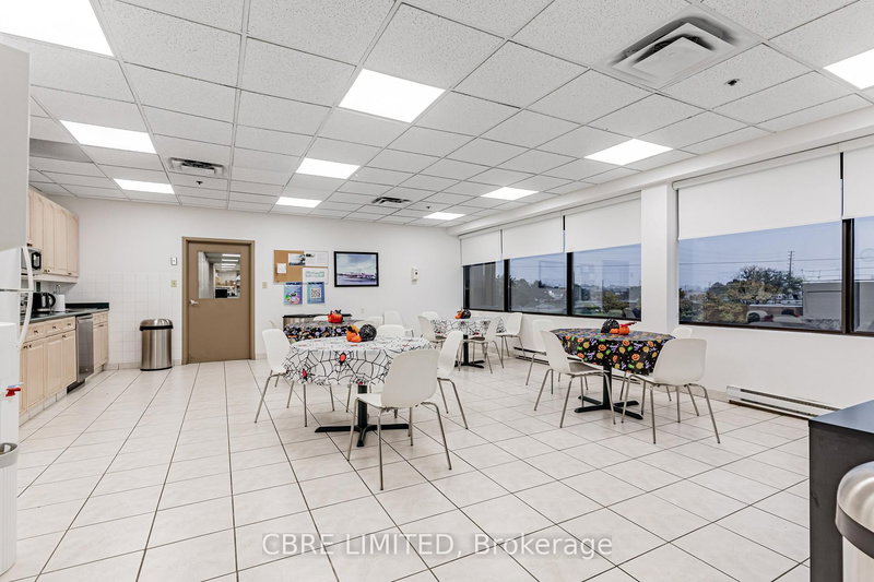 2851 John St, Markham, L3R 5R7 | Image 2