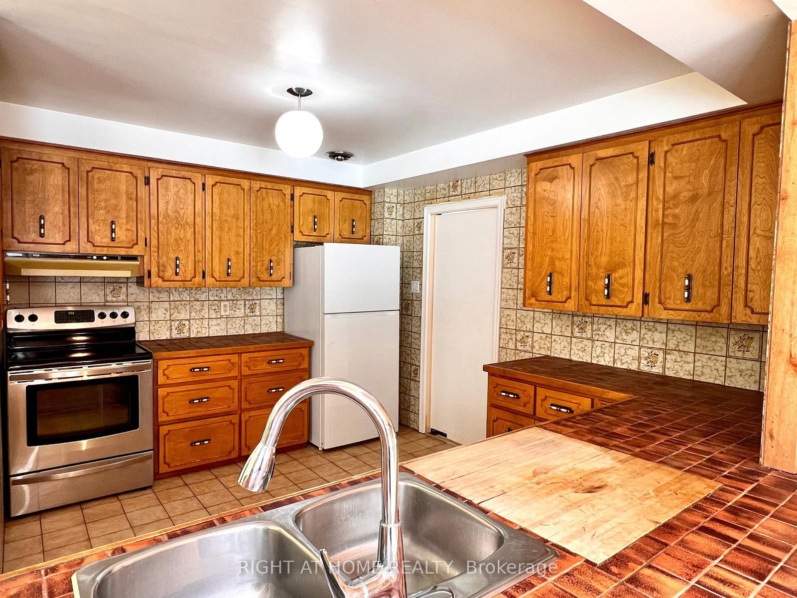 Detached House for sale at 77 Riverside Boulevard, Vaughan, Ontario, L4J 1J1 - Uplands - MLS: N12902404