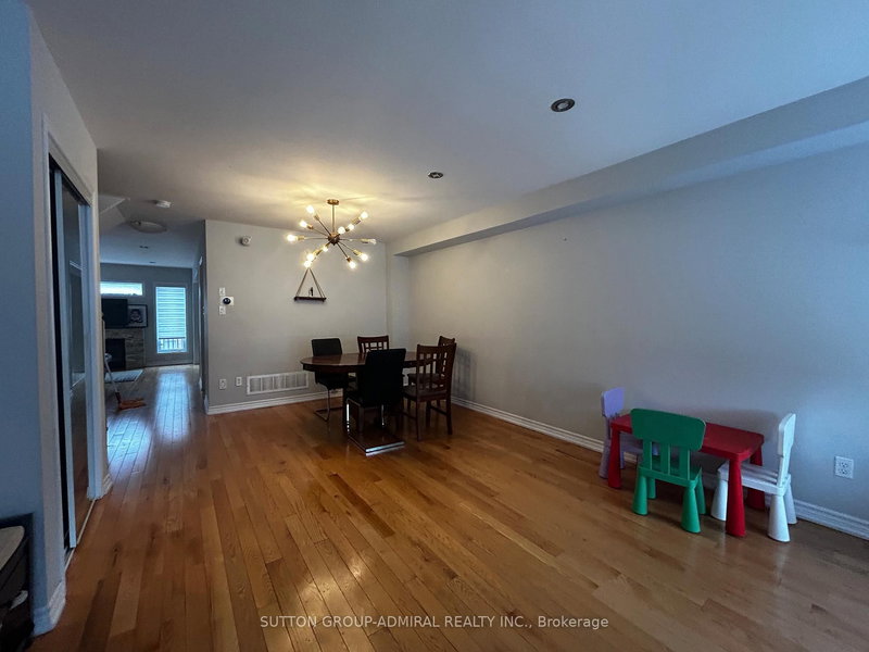 5 Quattro Ave, Richmond Hill, L4E 0S5 | Image 3