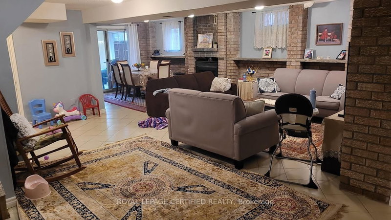 66 Vineyard Crt, Vaughan, L4L 5J8 | Image 3