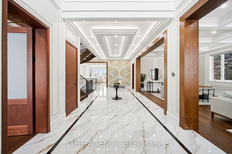 221 Burton Grove, King, L7B 1C7 | Image 2