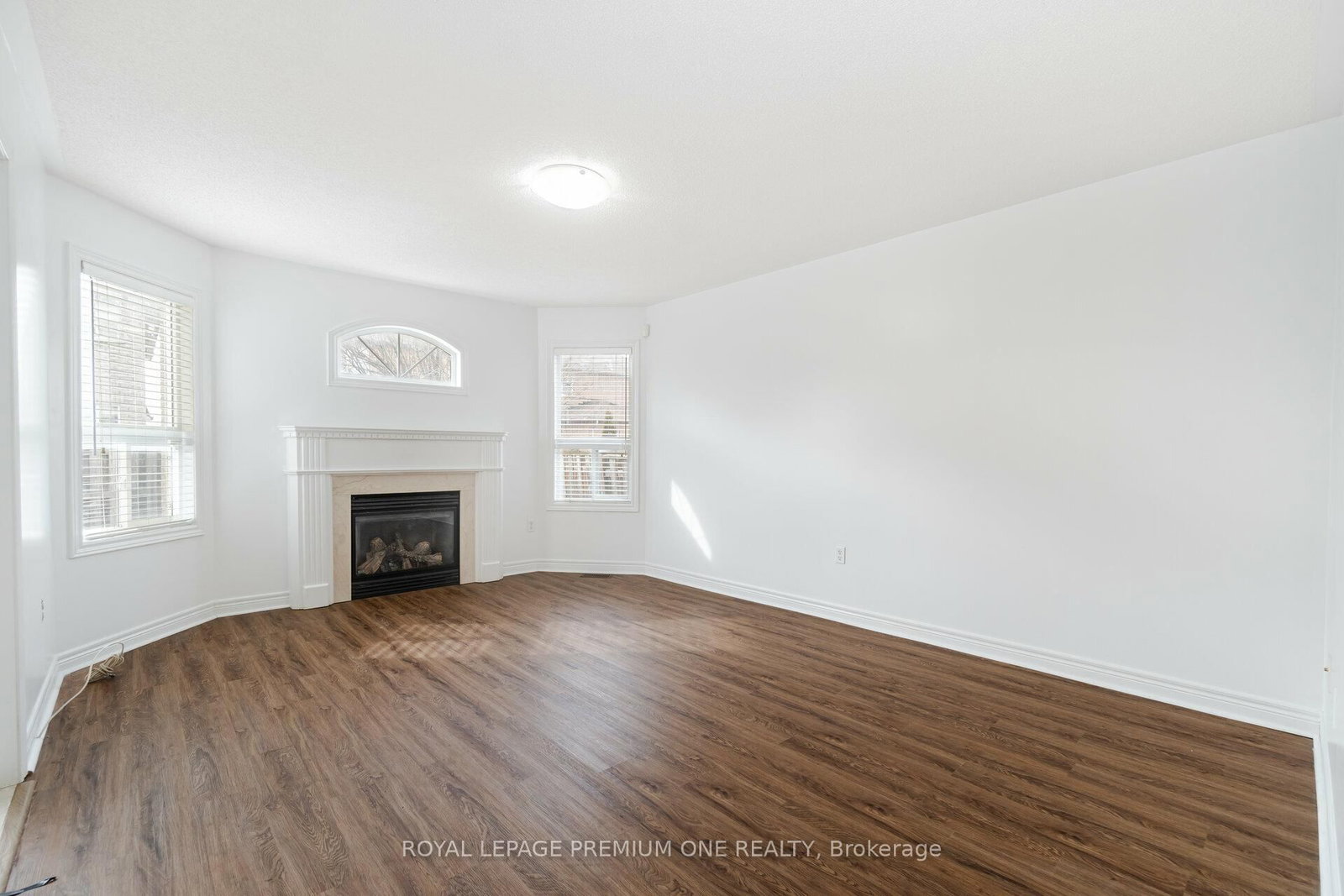 Detached House for lease at 48 Devonwood Drive, Markham, Ontario, L6C 3A7 - Berczy - MLS: N12902918