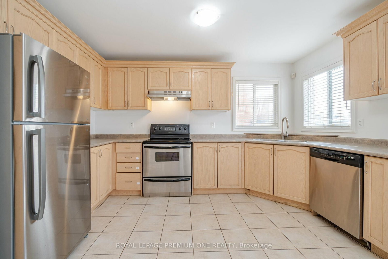 Detached House for lease at 48 Devonwood Drive, Markham, Ontario, L6C 3A7 - Berczy - MLS: N12902918