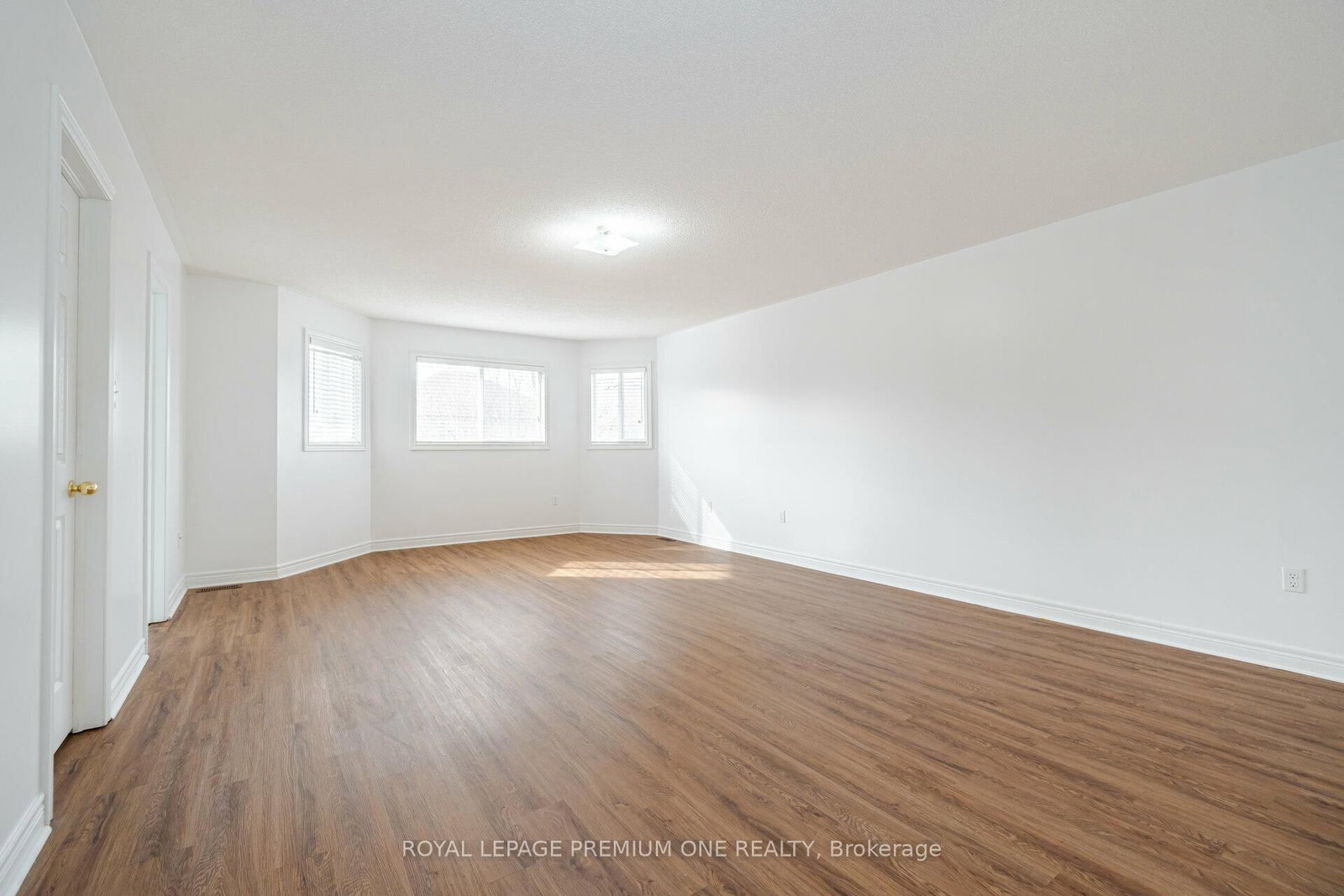 Detached House for lease at 48 Devonwood Drive, Markham, Ontario, L6C 3A7 - Berczy - MLS: N12902918