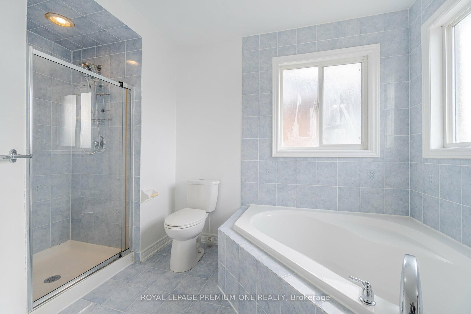 Detached House for lease at 48 Devonwood Drive, Markham, Ontario, L6C 3A7 - Berczy - MLS: N12902918