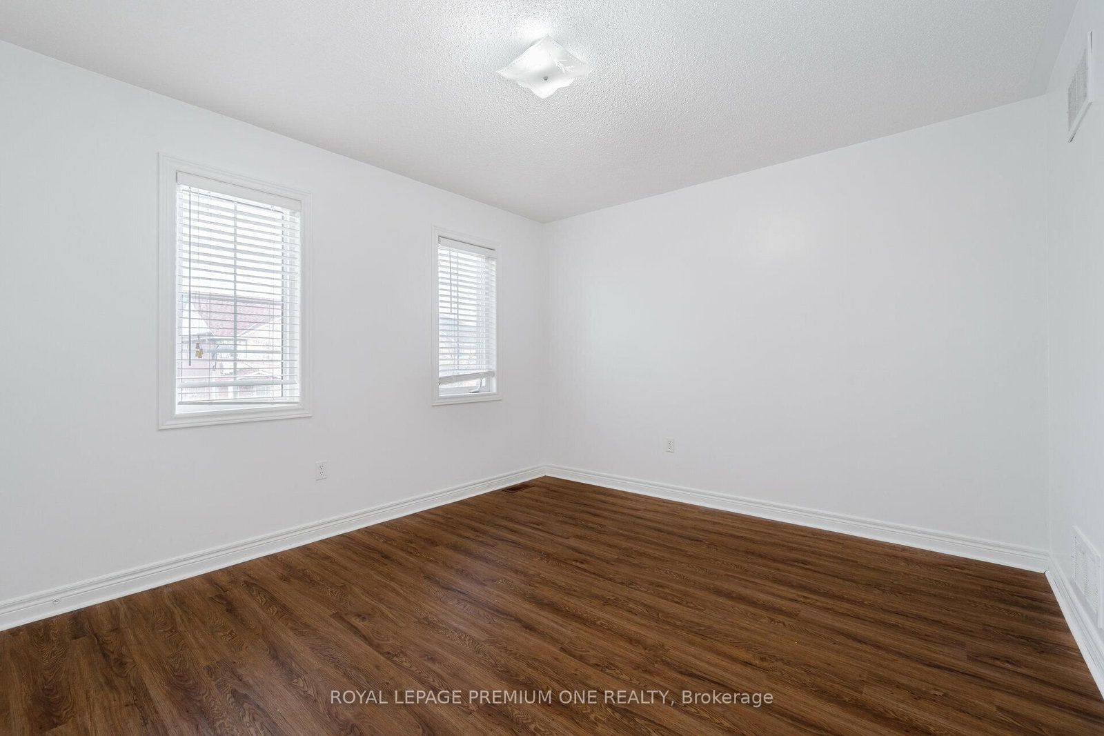 Detached House for lease at 48 Devonwood Drive, Markham, Ontario, L6C 3A7 - Berczy - MLS: N12902918