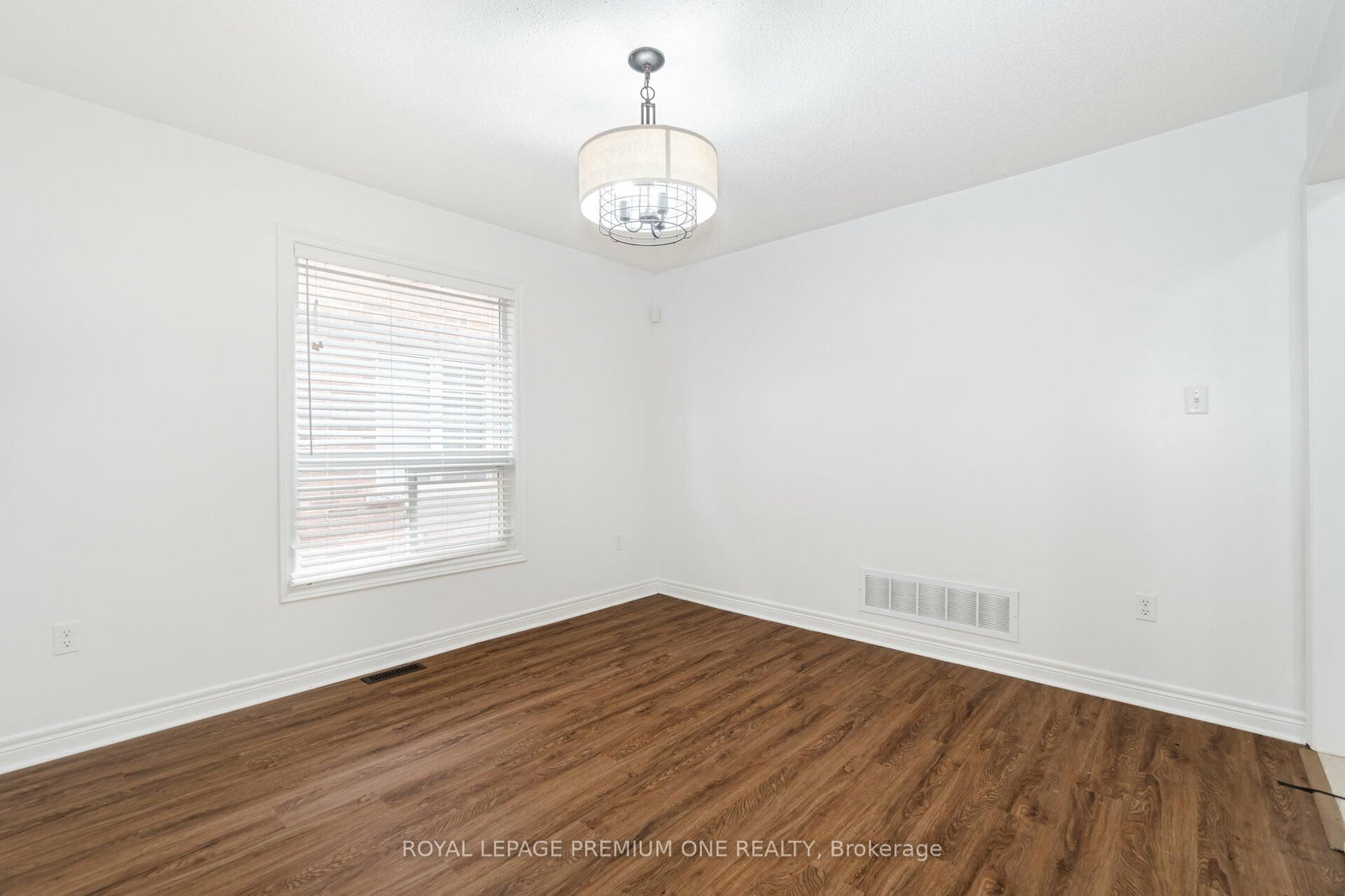 Detached House for lease at 48 Devonwood Drive, Markham, Ontario, L6C 3A7 - Berczy - MLS: N12902918