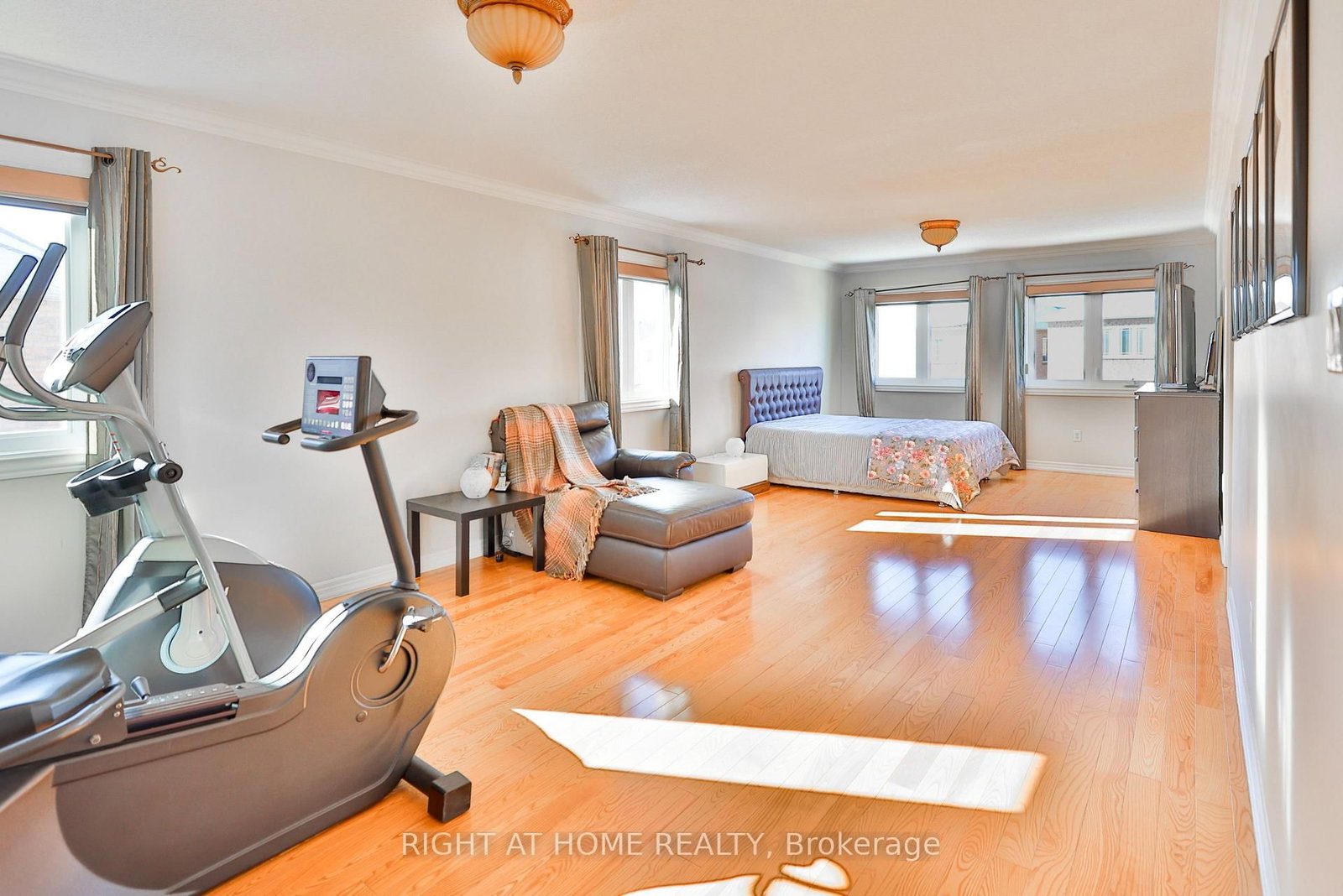 Detached House for sale at 122 Red Cardinal Trail, Richmond Hill, Ontario, L4E 4B7 - Oak Ridges - MLS: N12902954