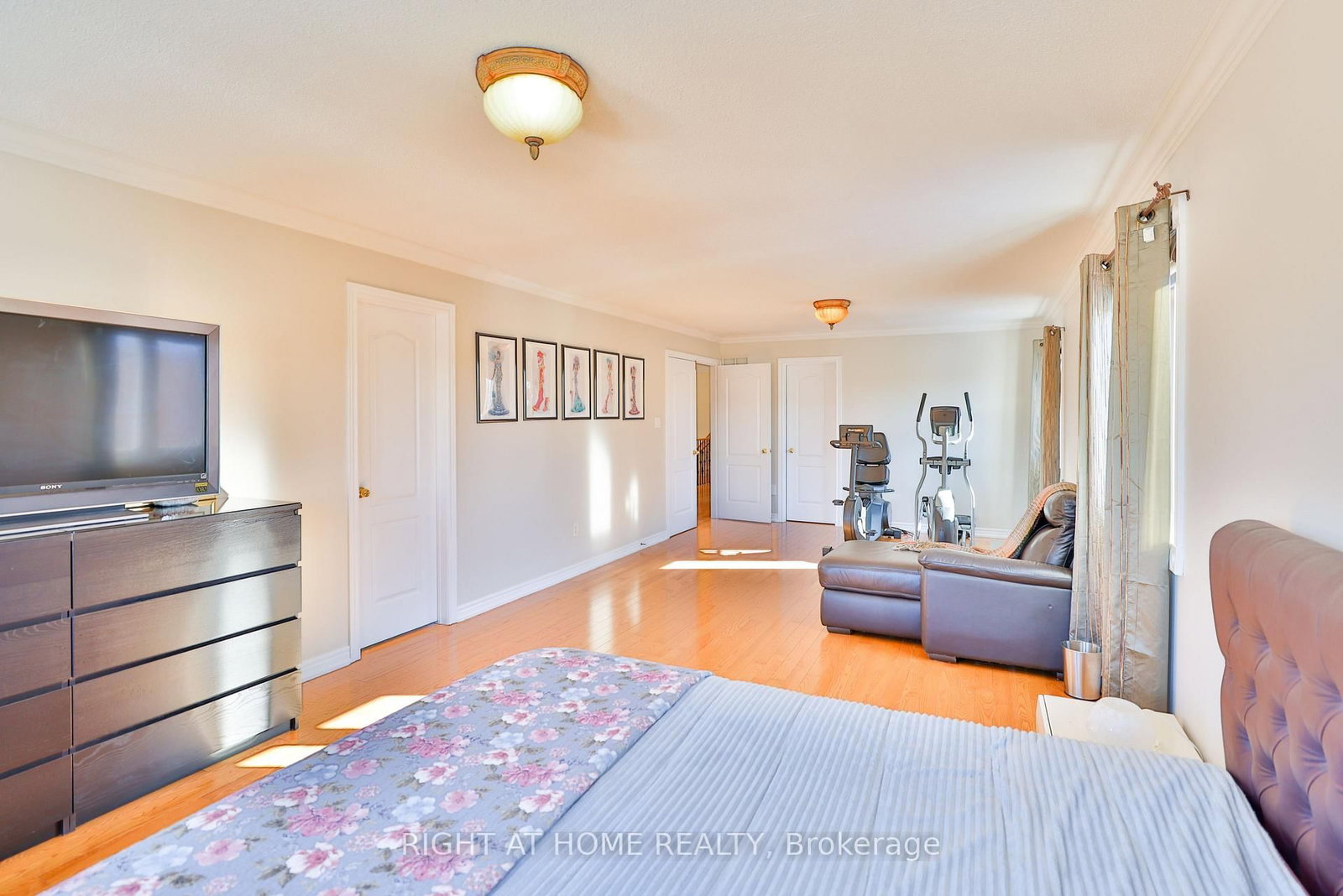 Detached House for sale at 122 Red Cardinal Trail, Richmond Hill, Ontario, L4E 4B7 - Oak Ridges - MLS: N12902954