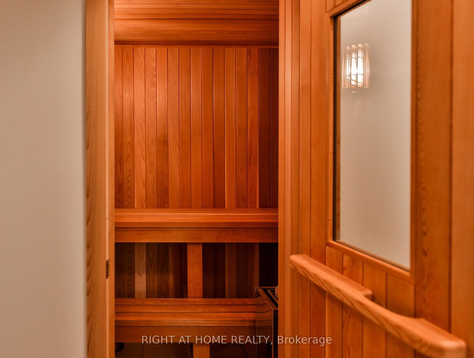 Detached House for sale at 122 Red Cardinal Trail, Richmond Hill, Ontario, L4E 4B7 - Oak Ridges - MLS: N12902954