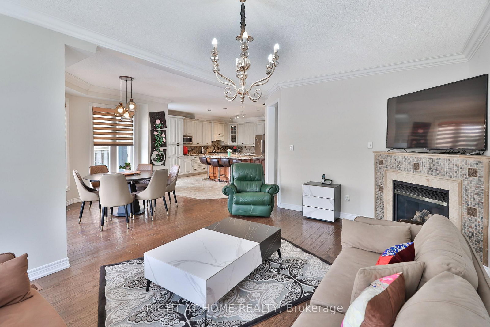 Detached House for sale at 122 Red Cardinal Trail, Richmond Hill, Ontario, L4E 4B7 - Oak Ridges - MLS: N12902954