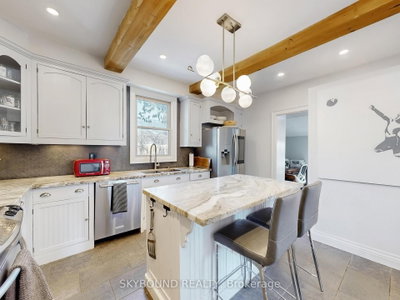 19 Spruce Street • Aurora, ON photo 9