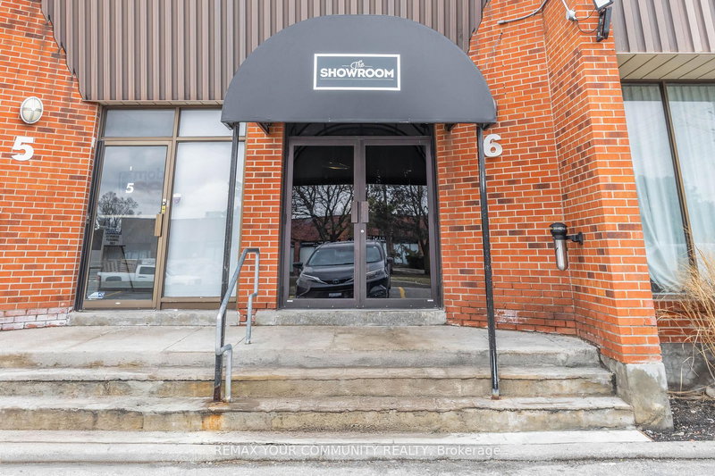 25 Planchet Rd, Vaughan, L4K 2C5 | Image 2