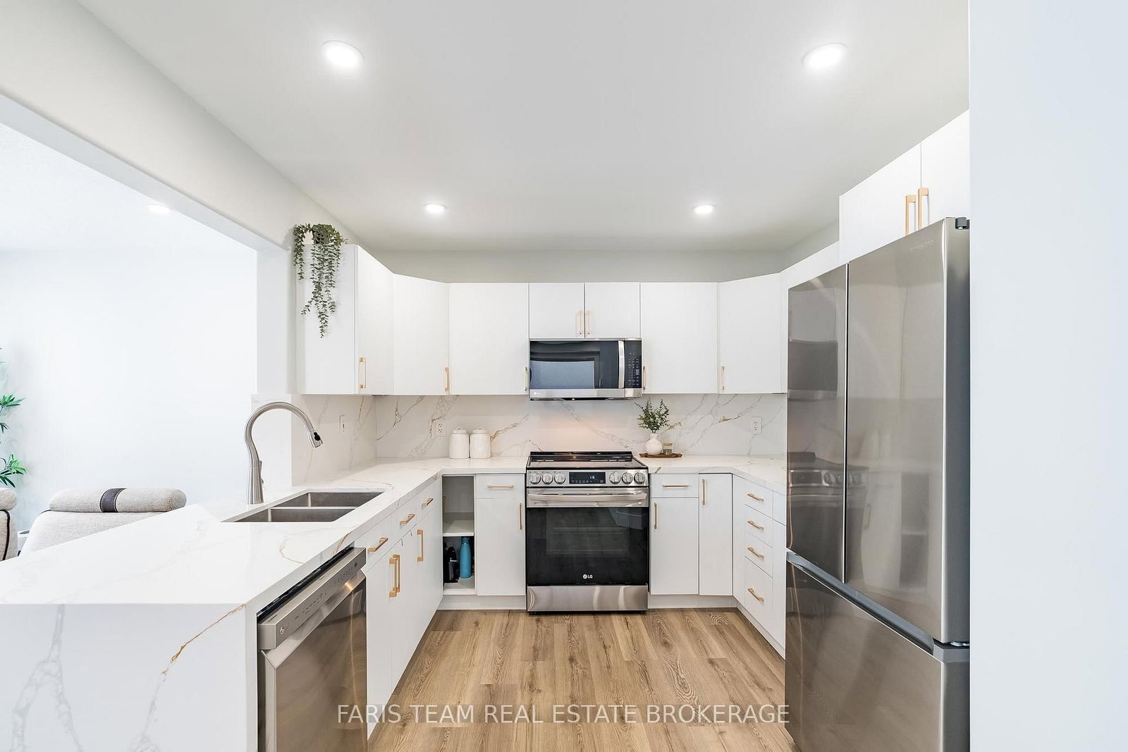 Detached House for sale at 81 Wallace Street, New Tecumseth, Ontario, L9R 2G6 - Alliston - MLS: N12903894