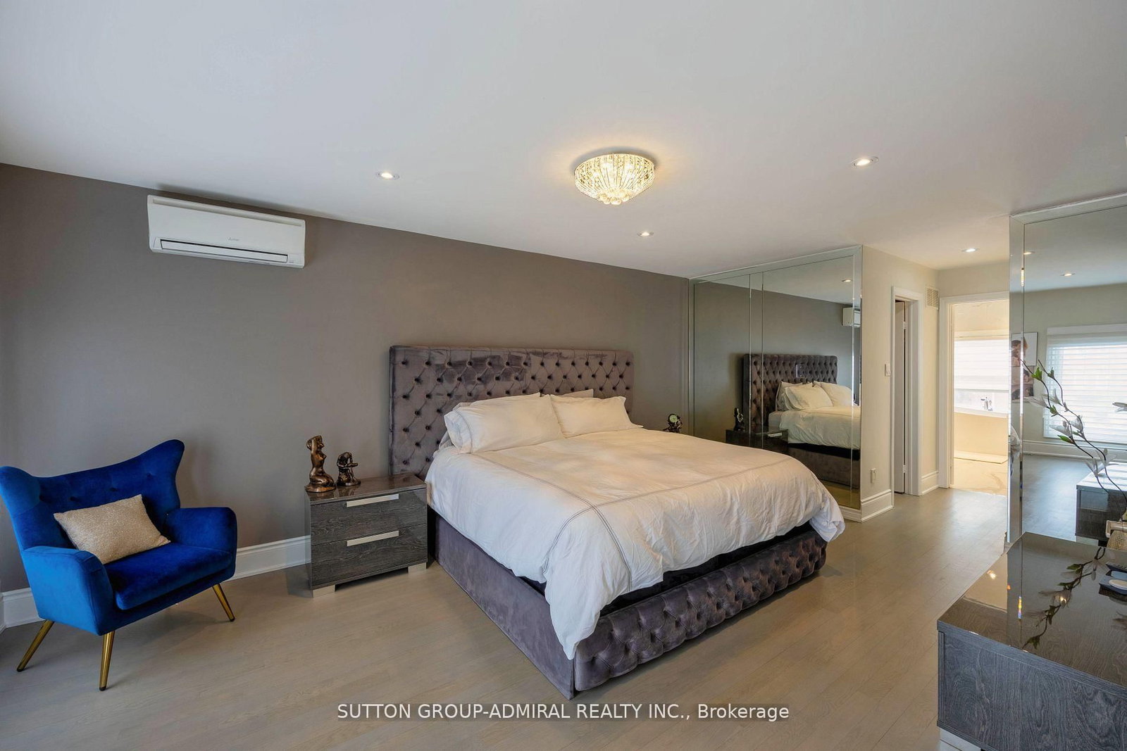 Detached House for sale at 1 Regent Street, Richmond Hill, Ontario, L4C 9A9 - Mill Pond - MLS: N12904302