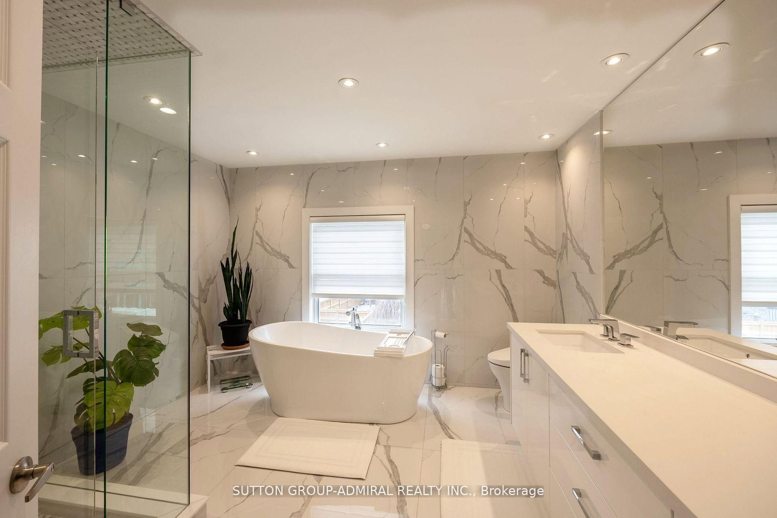 Detached House for sale at 1 Regent Street, Richmond Hill, Ontario, L4C 9A9 - Mill Pond - MLS: N12904302