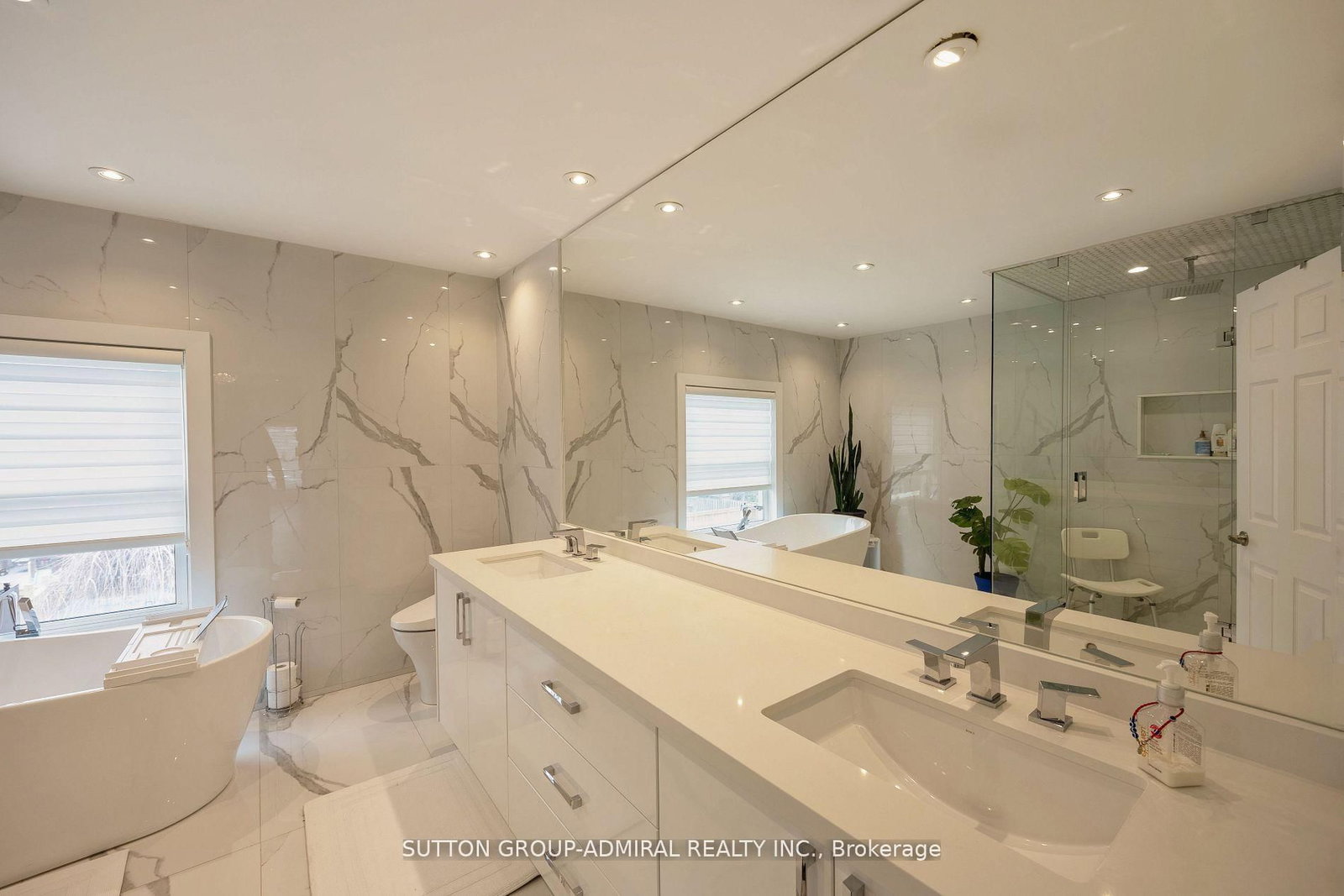 Detached House for sale at 1 Regent Street, Richmond Hill, Ontario, L4C 9A9 - Mill Pond - MLS: N12904302