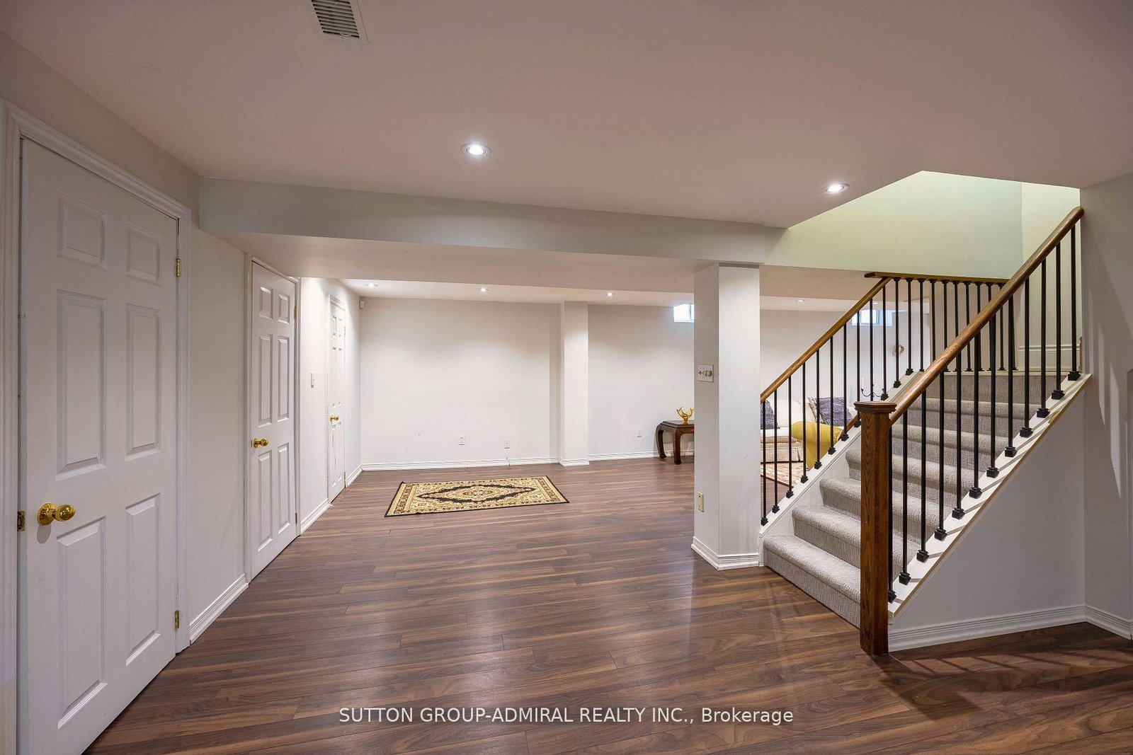 Detached House for sale at 1 Regent Street, Richmond Hill, Ontario, L4C 9A9 - Mill Pond - MLS: N12904302