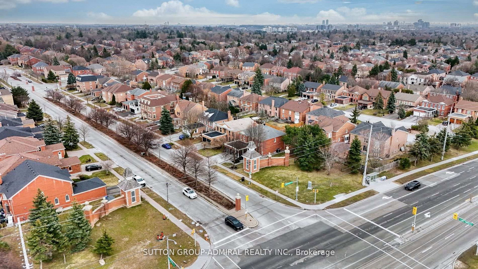 Detached House for sale at 1 Regent Street, Richmond Hill, Ontario, L4C 9A9 - Mill Pond - MLS: N12904302