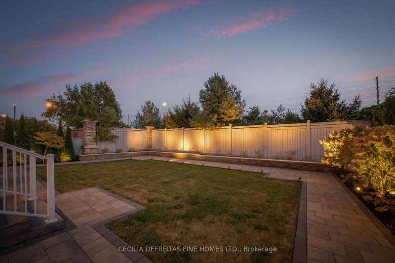 RENTAL - 11 Beauvista Crt, Vaughan, L4H 3G6 | Image 2