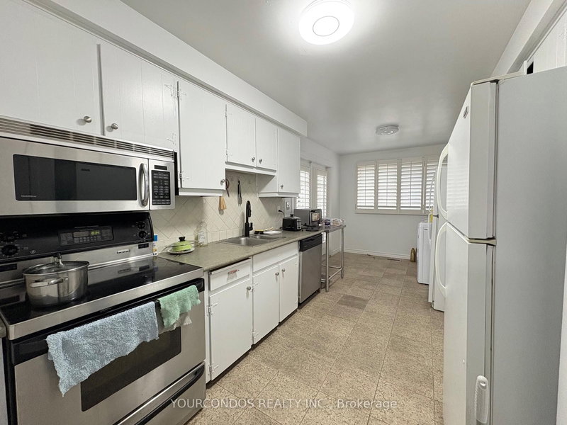 Upper B - 31 Markhaven Rd, Markham, L3R 1T8 | Image 3