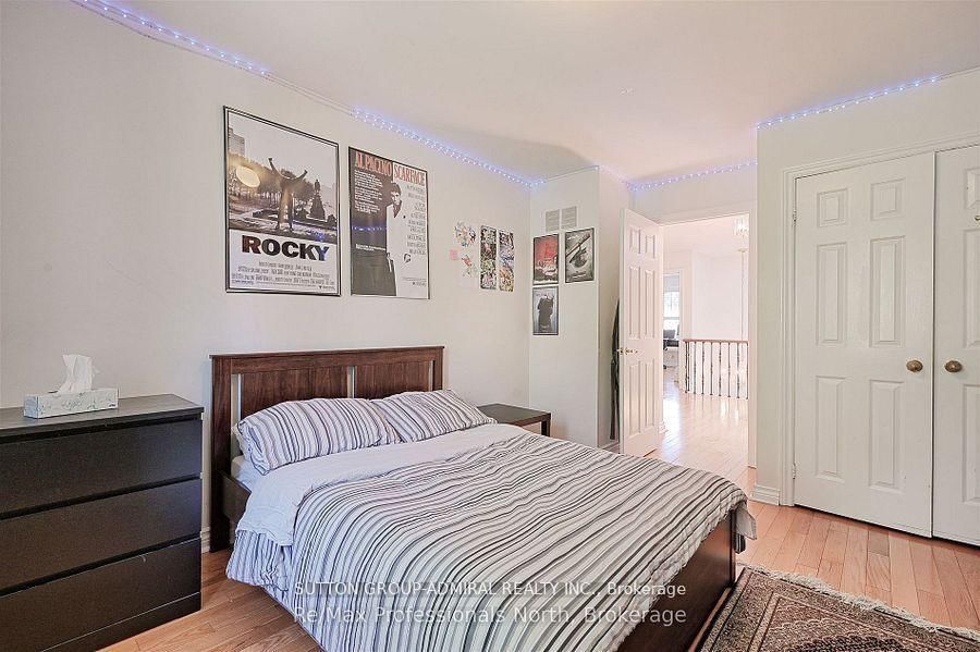 Detached House for sale at 8 Elmsley Drive, Richmond Hill, Ontario, L4C 8N1 - Observatory - MLS: N12905898