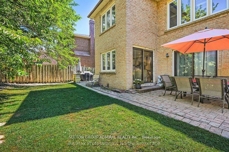 Detached House for sale at 8 Elmsley Drive, Richmond Hill, Ontario, L4C 8N1 - Observatory - MLS: N12905898