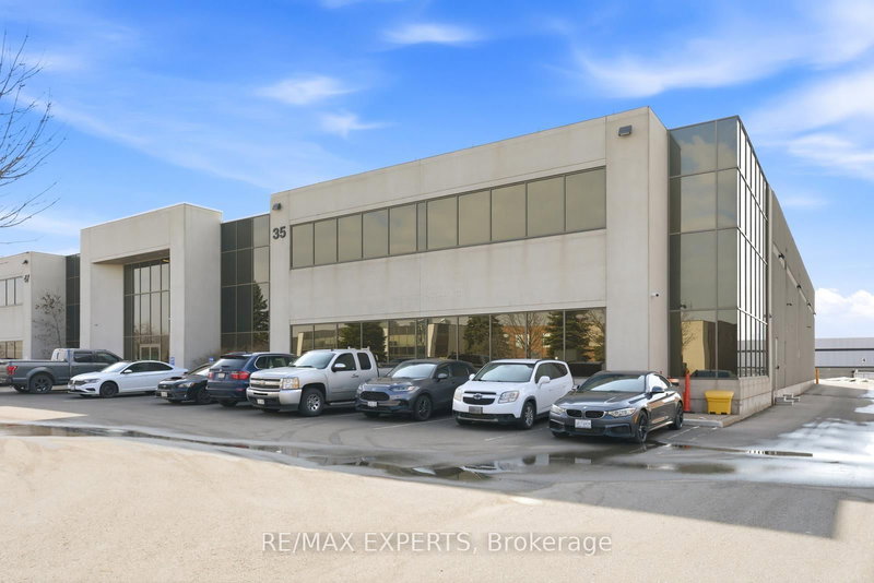 35 Romina Dr, Vaughan, L4K 4Z9 | Image 2