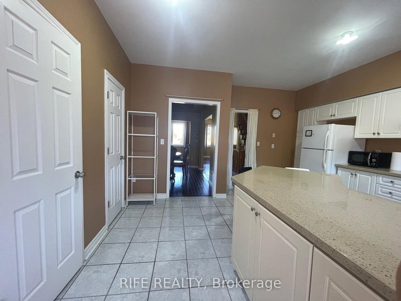 Main - 156 Town Centre Blvd, Markham, L3R 5H9 | Image 2