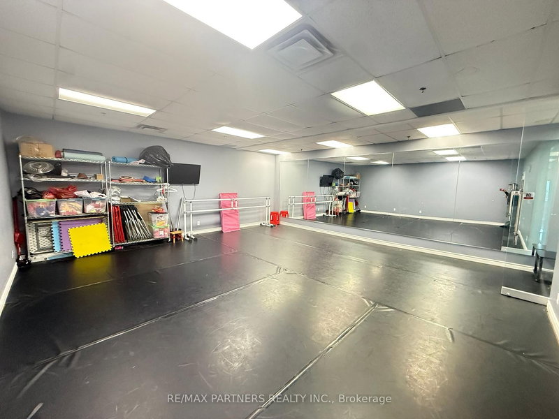 323&325 - 550 Highway 7 E, Richmond Hill, L4B 3Z4 | Image 3