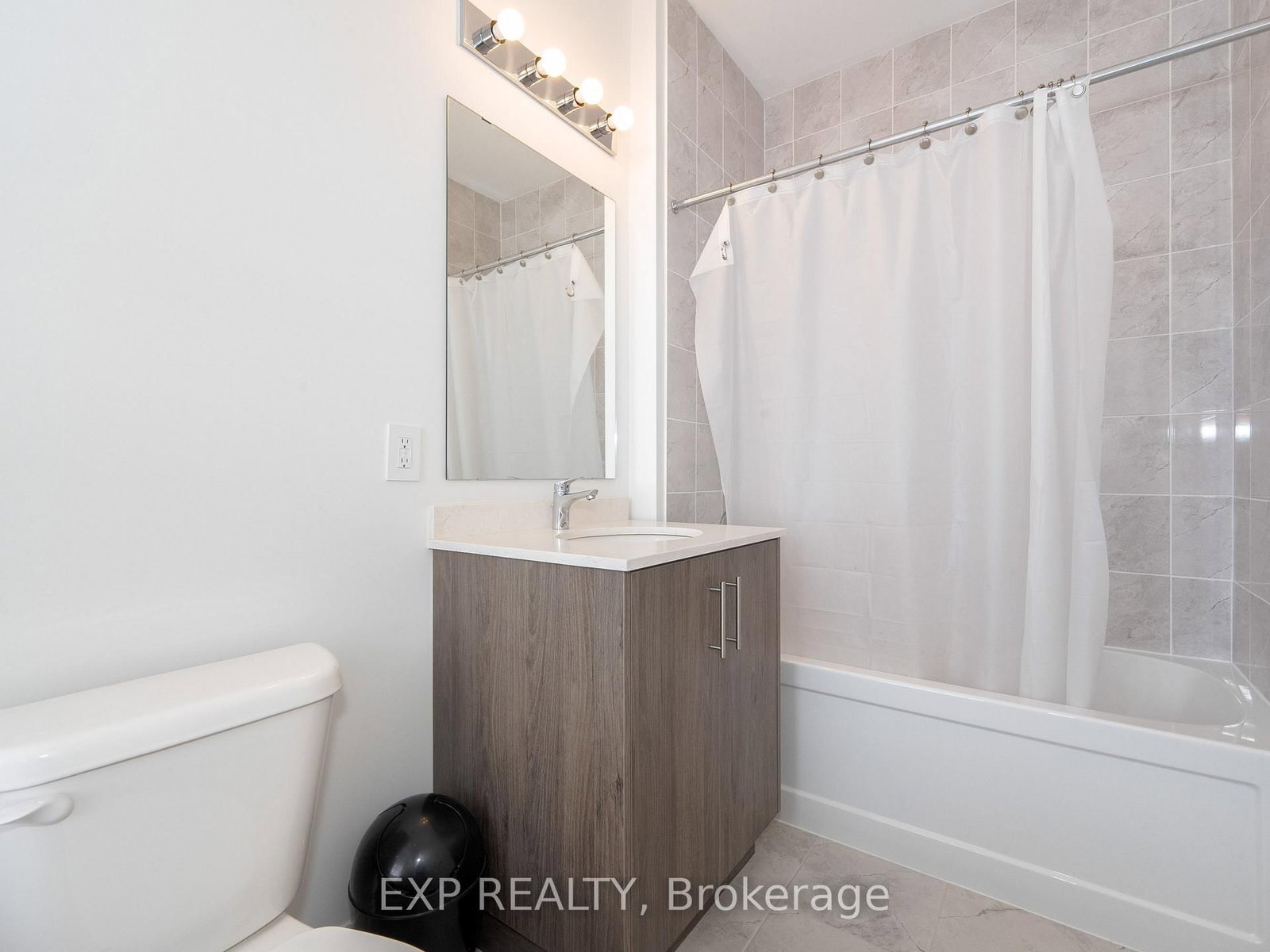 Detached House for sale at 14 Longworth Avenue, Richmond Hill, Ontario, L4E 1J1 - Rural Richmond Hill - MLS: N12907588