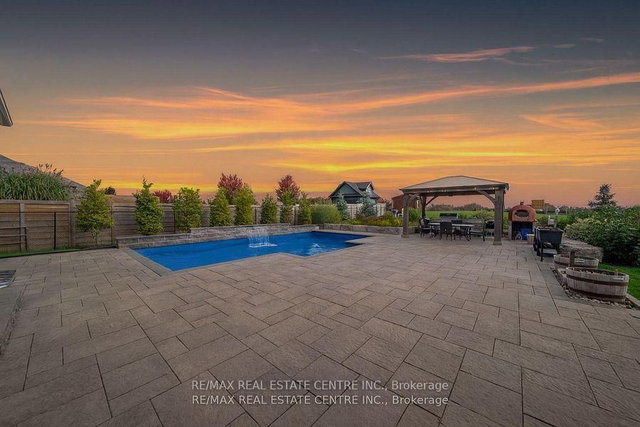 303 Sunnybrae Avenue