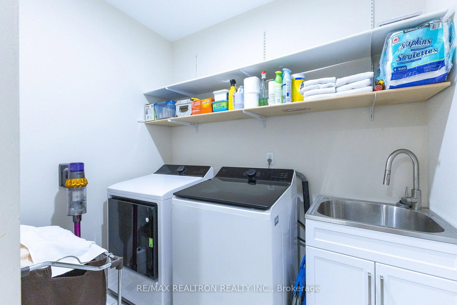 Detached House for sale at 42 Linda Margaret Crescent, Richmond Hill, Ontario, L4S 2B6 - Devonsleigh - MLS: N12907876