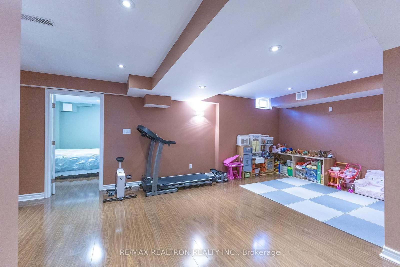 Detached House for sale at 42 Linda Margaret Crescent, Richmond Hill, Ontario, L4S 2B6 - Devonsleigh - MLS: N12907876