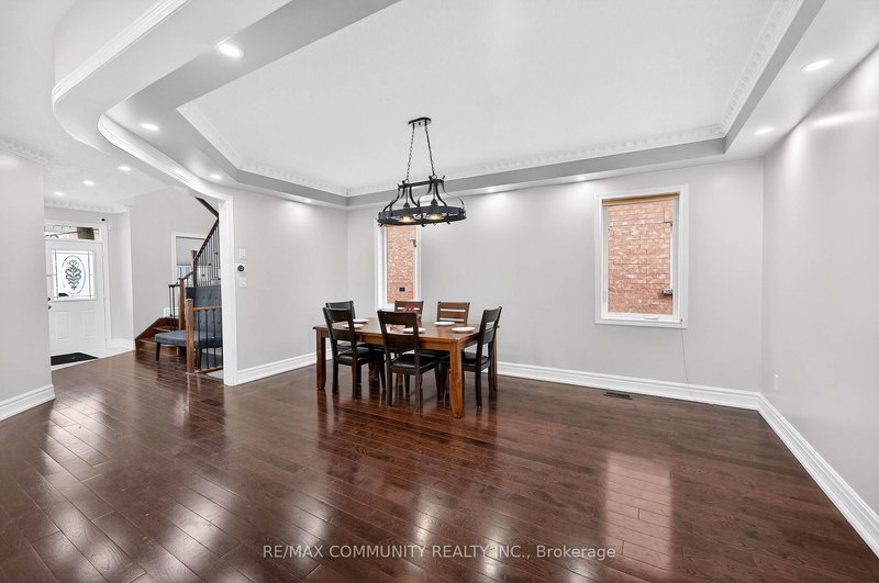 21 Berger Ave, Markham, L6B 0B6 | Image 3