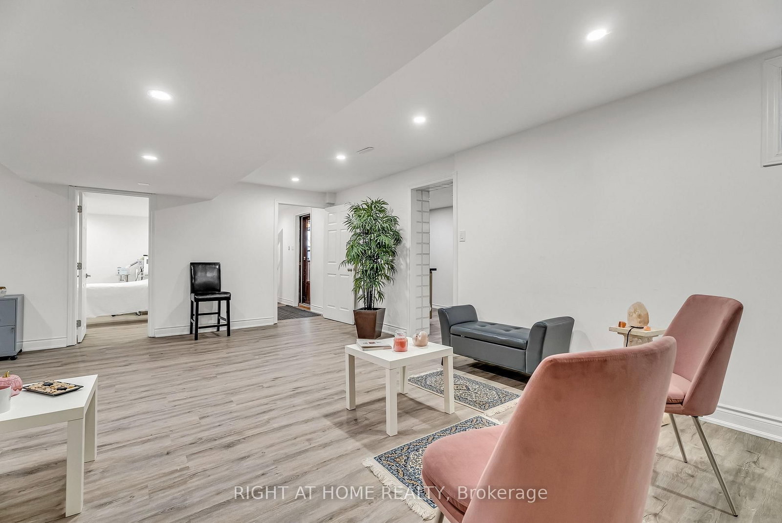 Detached House for sale at 373 firglen Ridge, Vaughan, Ontario, L4L 1N6 - Islington Woods - MLS: N12908178