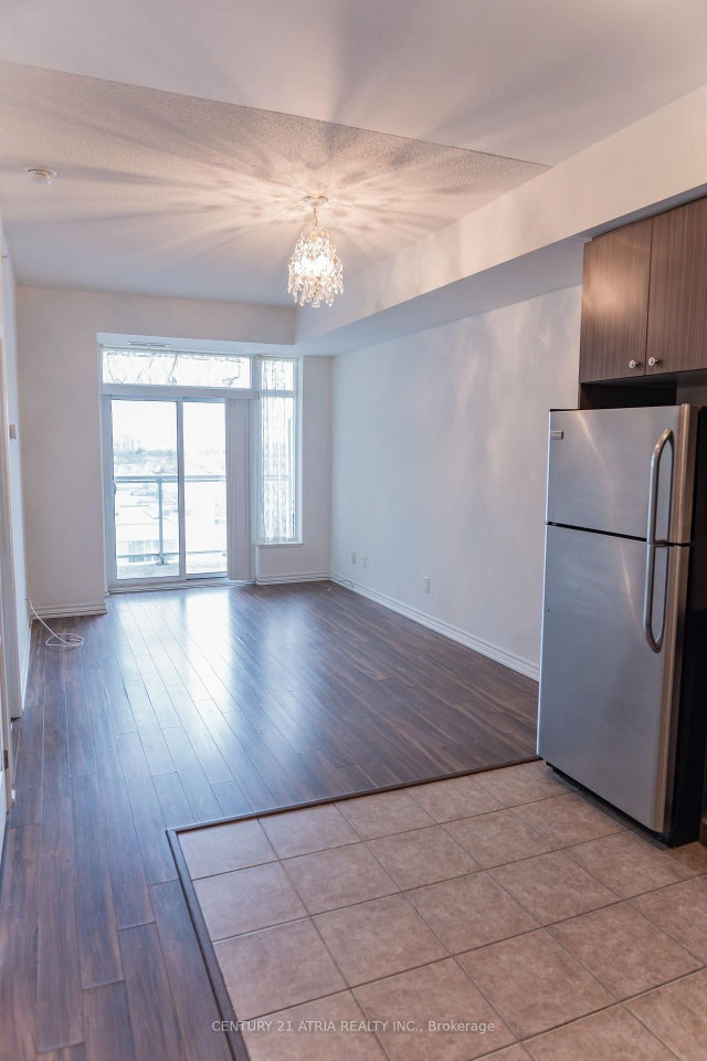 902 - 8323 Kennedy Road