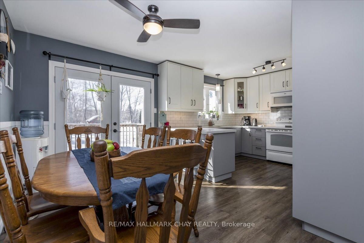 Detached House for sale at 1103 Belle Aire Beach Road, Innisfil, Ontario, L0L 1C0 - Rural Innisfil - MLS: N12908644