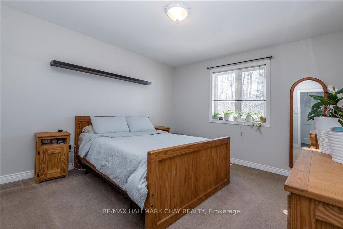 Detached House for sale at 1103 Belle Aire Beach Road, Innisfil, Ontario, L0L 1C0 - Rural Innisfil - MLS: N12908644