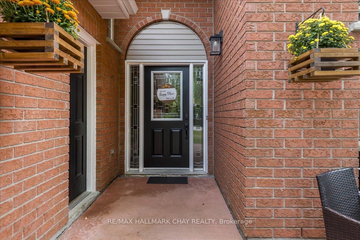 Detached House for sale at 1103 Belle Aire Beach Road, Innisfil, Ontario, L0L 1C0 - Rural Innisfil - MLS: N12908644