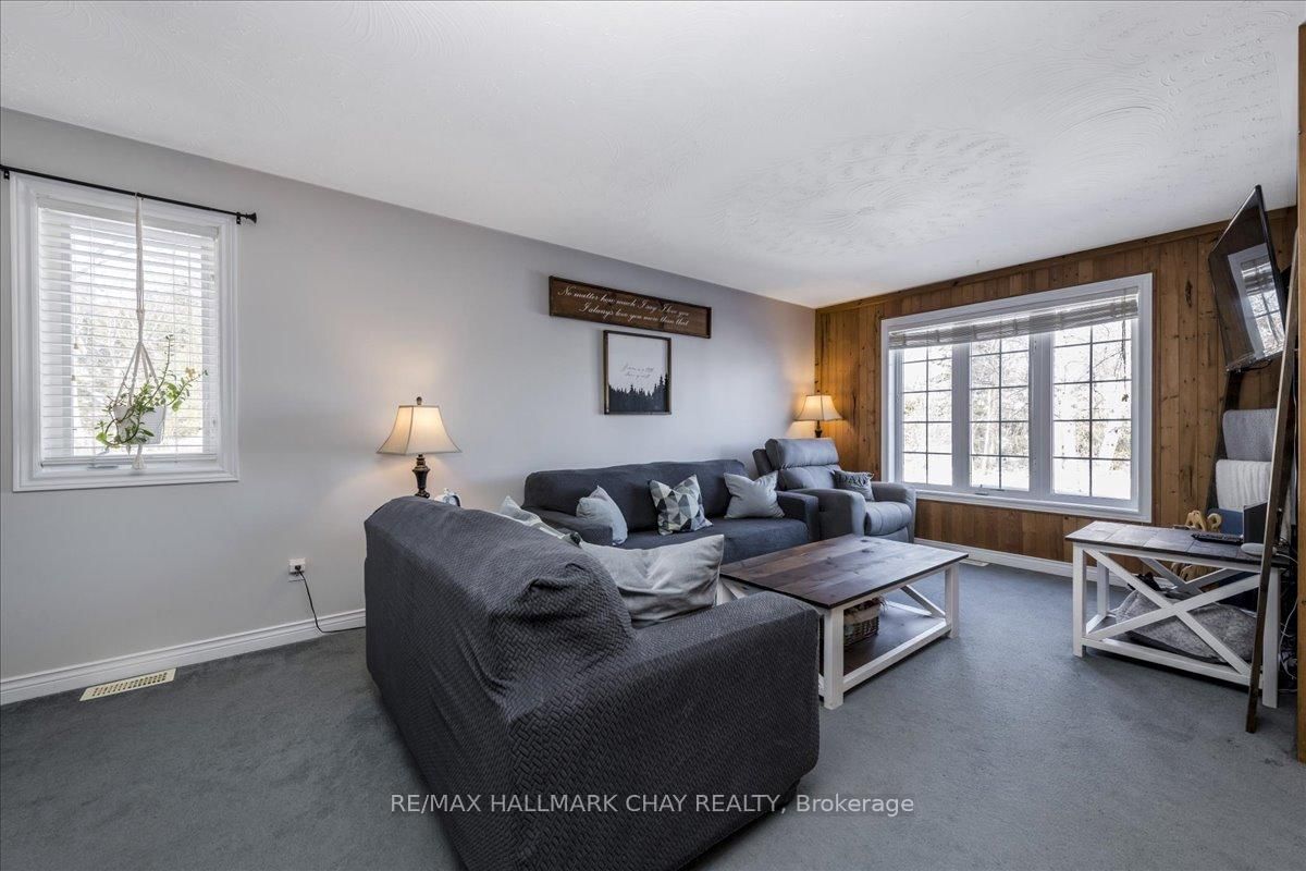 Detached House for sale at 1103 Belle Aire Beach Road, Innisfil, Ontario, L0L 1C0 - Rural Innisfil - MLS: N12908644