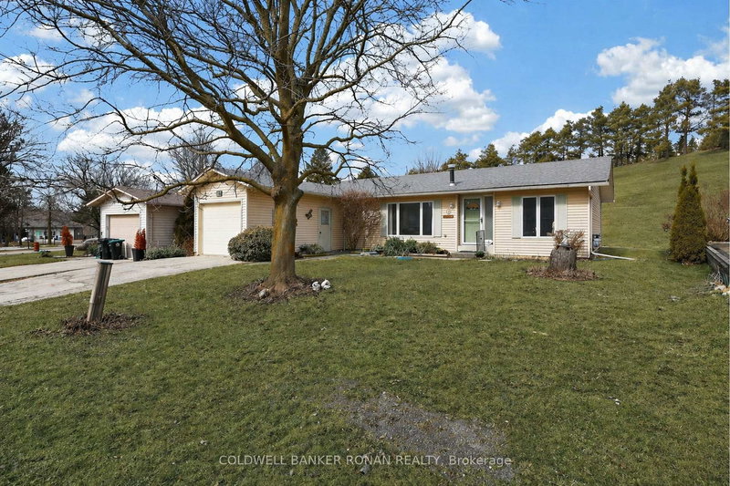 4 Tecumseth Pines Dr, New Tecumseth, L0G 1W0 | Image 2