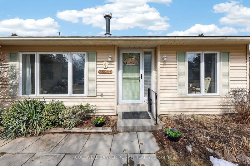 4 Tecumseth Pines Dr, New Tecumseth, L0G 1W0 | Image 3