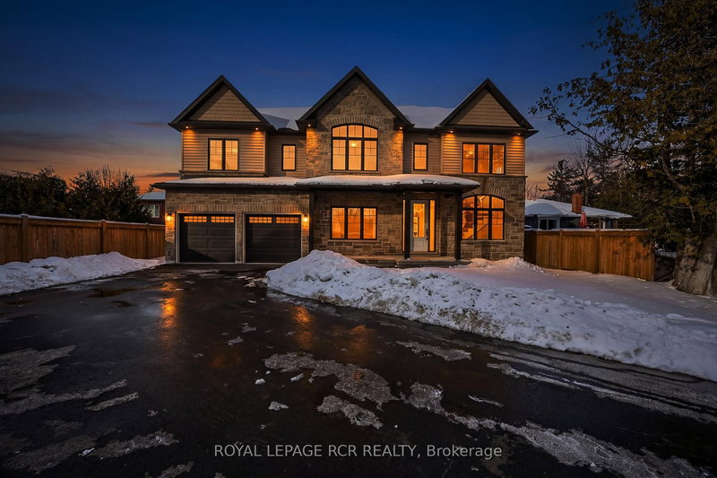 28 St. George St, Georgina, L0E 1L0 | Image 3