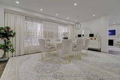 39 Tesla Crescent, East Gwillimbury, Ontario image-0-4