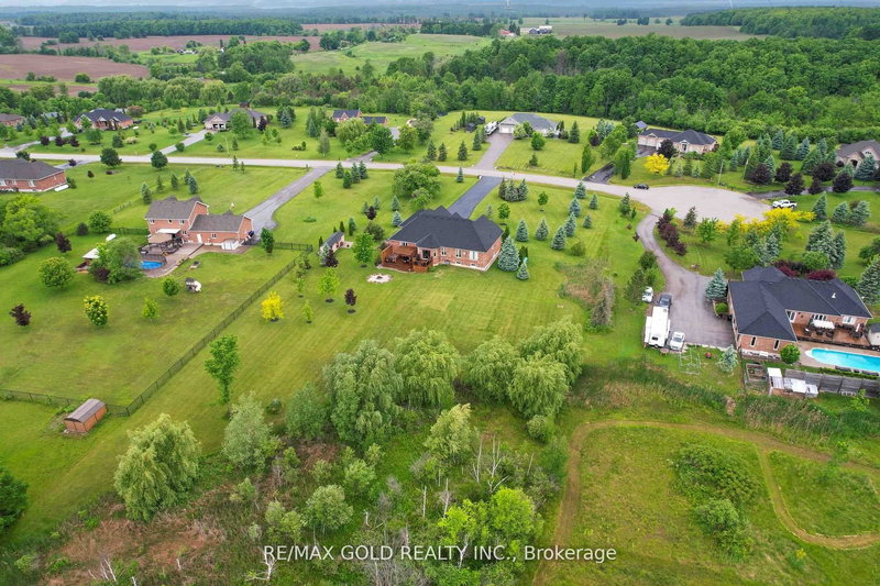 9 Apple Valley Lane, Adjala-Tosorontio, L0M 1J0 | Image 2