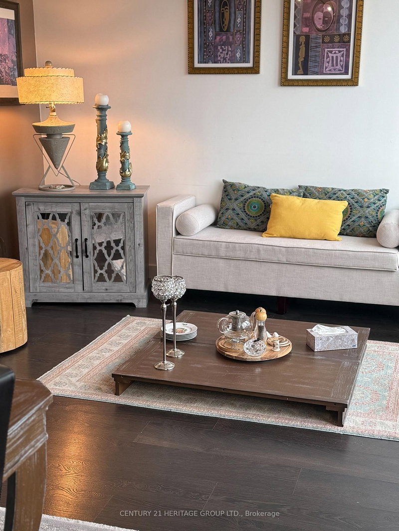 517 - 7608 Yonge St, Vaughan, L4J 0J5 | Image 3