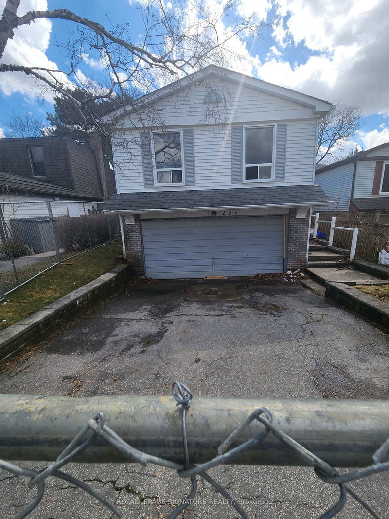 29 Lillooet Cres, Richmond Hill, L4C 5A6 | Image 2