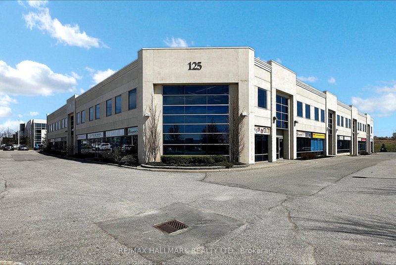 16 - 125 Don Hillock Dr, Aurora, L4G 0H8 | Image 2